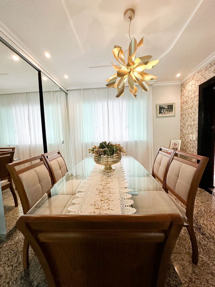 Casa à venda com 4 quartos, 266m² - Foto 2