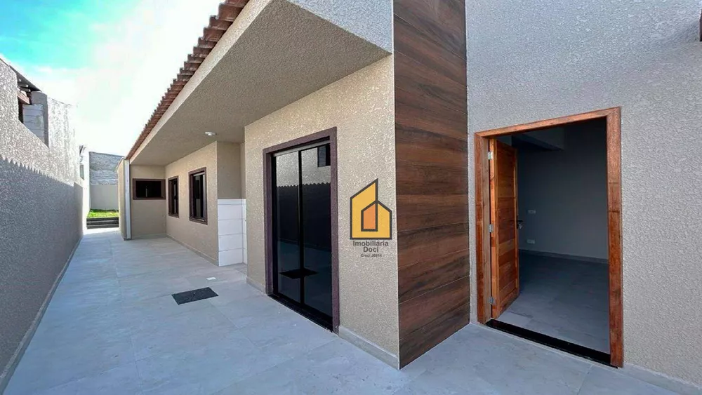 Casa à venda com 3 quartos, 70m² - Foto 2