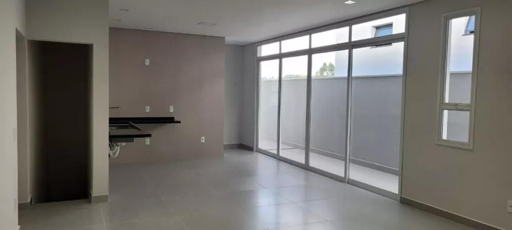 Casa à venda com 3 quartos, 176m² - Foto 2