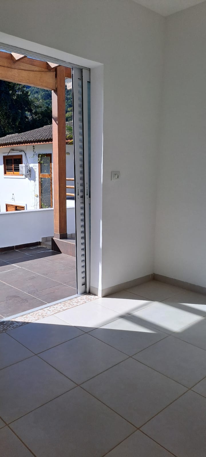 Casa de Condomínio à venda com 5 quartos, 166m² - Foto 2