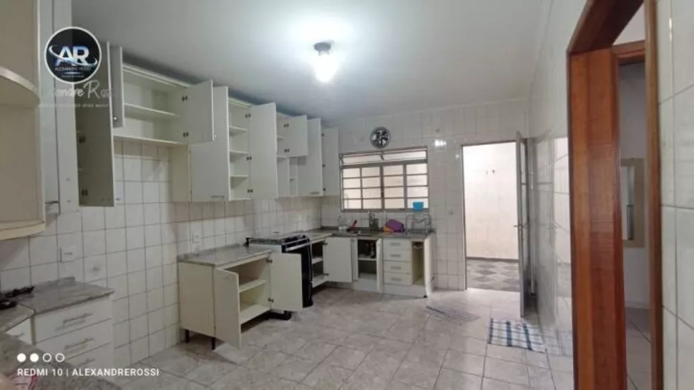 Casa à venda com 2 quartos, 150m² - Foto 3