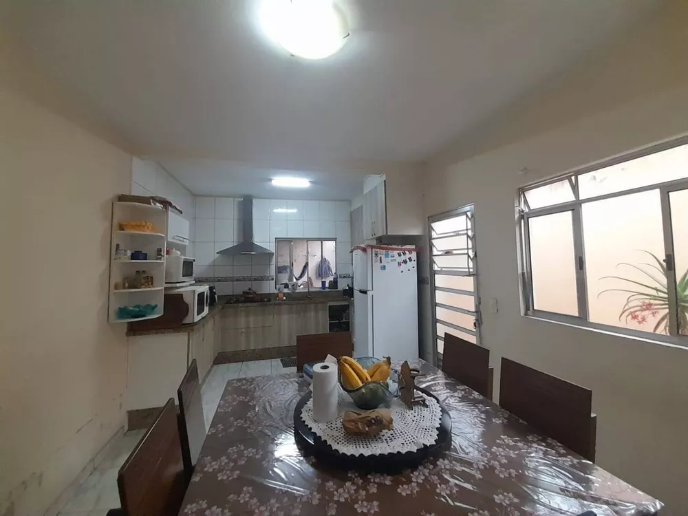 Casa à venda com 3 quartos, 110m² - Foto 2