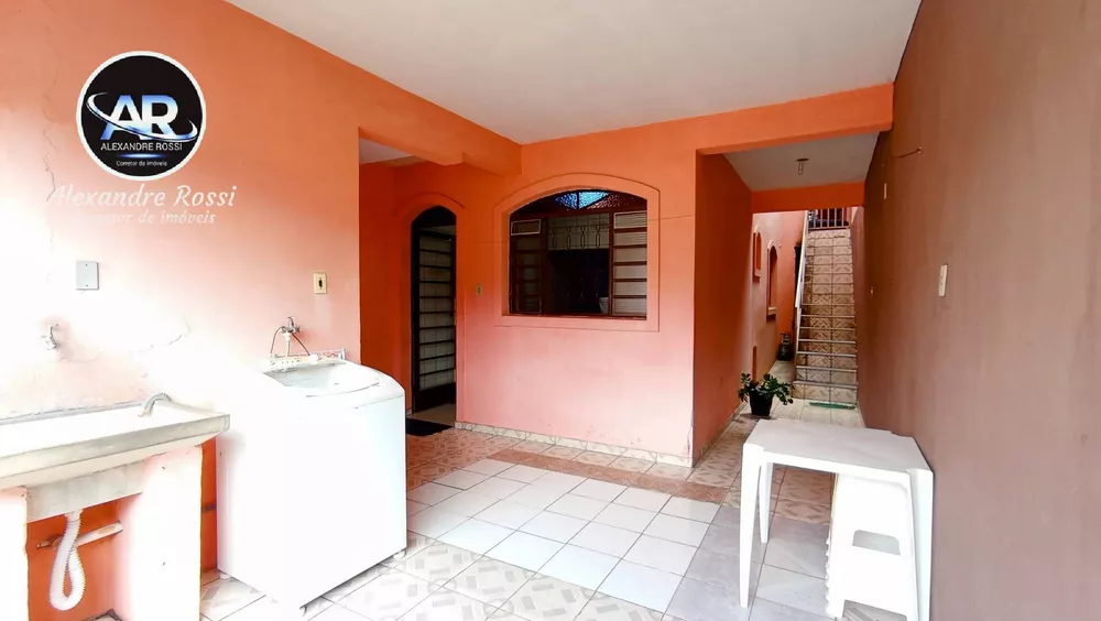 Casa à venda com 2 quartos, 88m² - Foto 2