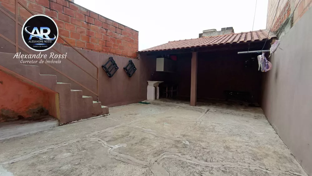 Casa à venda com 2 quartos, 88m² - Foto 1