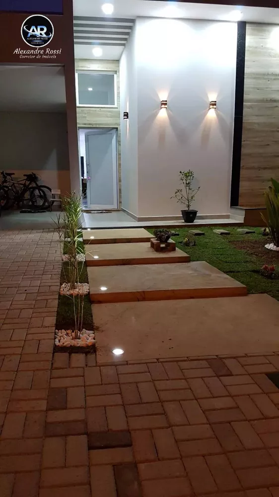 Casa de Condomínio à venda com 3 quartos, 300m² - Foto 2