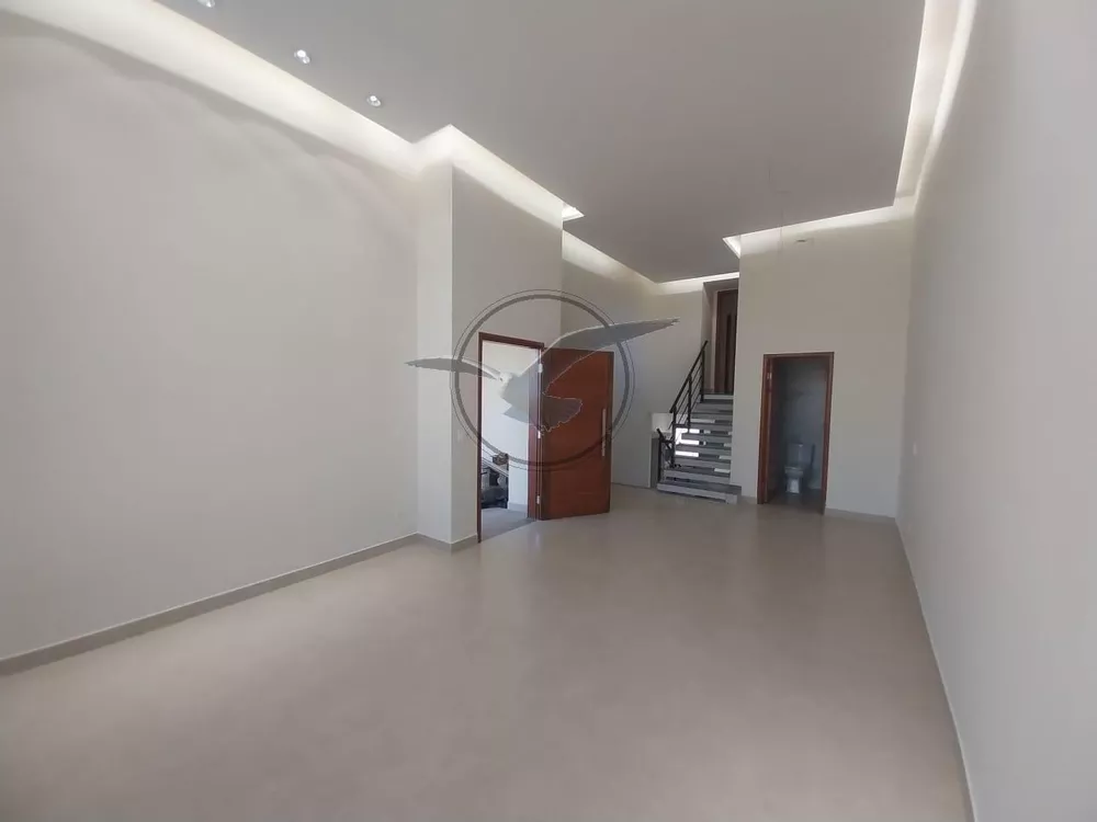 Casa de Condomínio para alugar com 4 quartos, 300m² - Foto 1