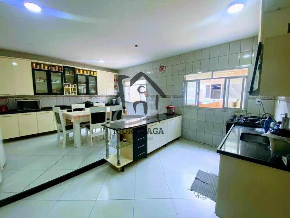 Casa, 4 quartos, 300 m² - Foto 4