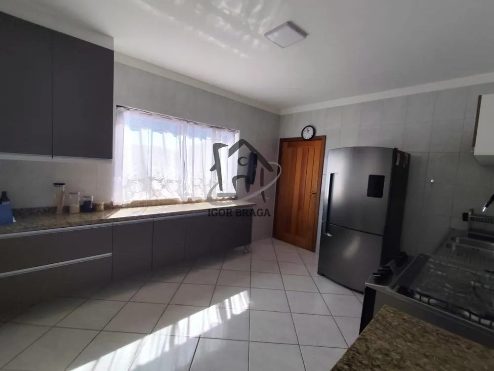 Casa, 3 quartos, 300 m² - Foto 1