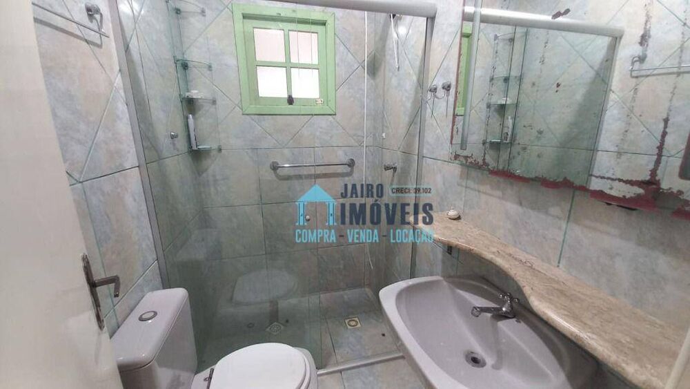 Casa à venda com 3 quartos, 220m² - Foto 4