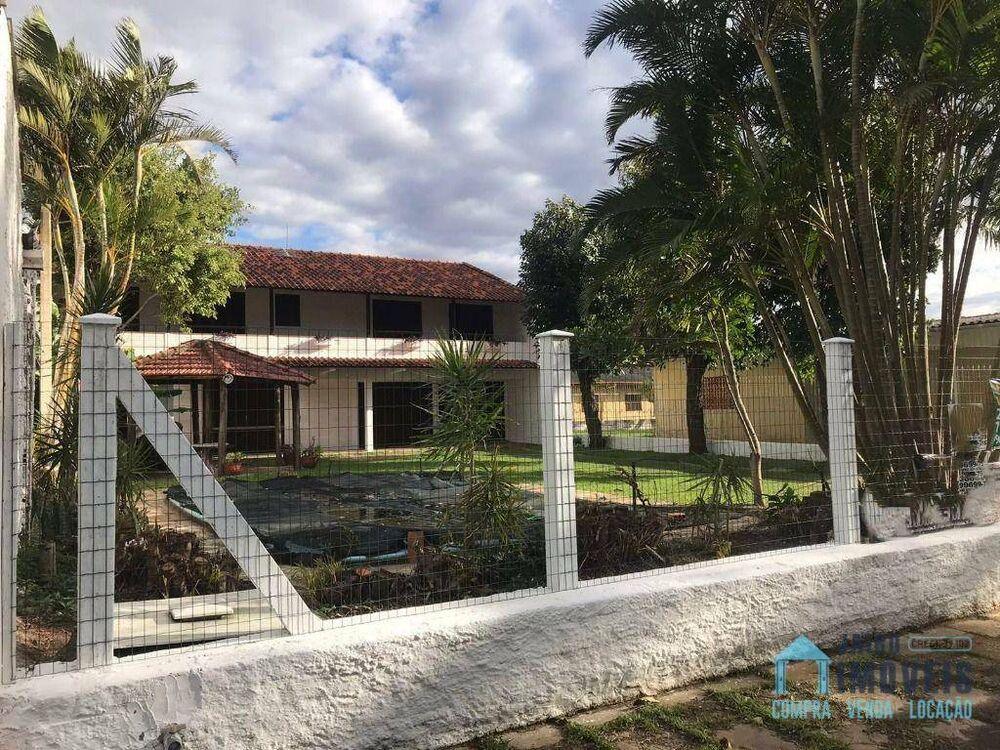 Casa, 4 quartos, 249 m² - Foto 1