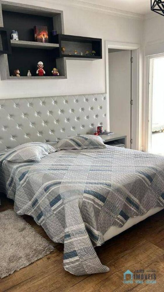Casa de Condomínio à venda com 4 quartos, 285m² - Foto 2