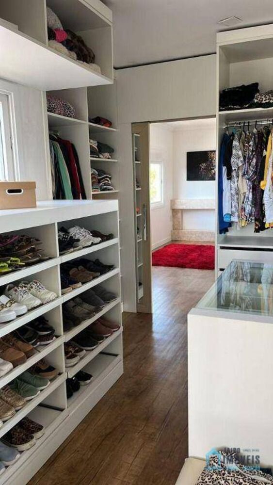 Casa de Condomínio à venda com 4 quartos, 285m² - Foto 1