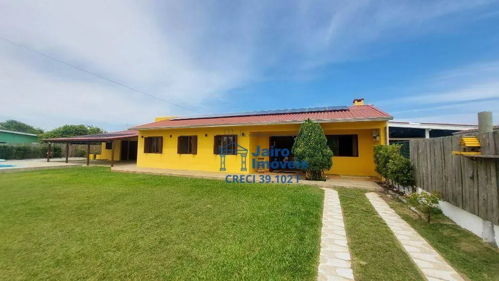 Casa, 4 quartos, 230 m² - Foto 1