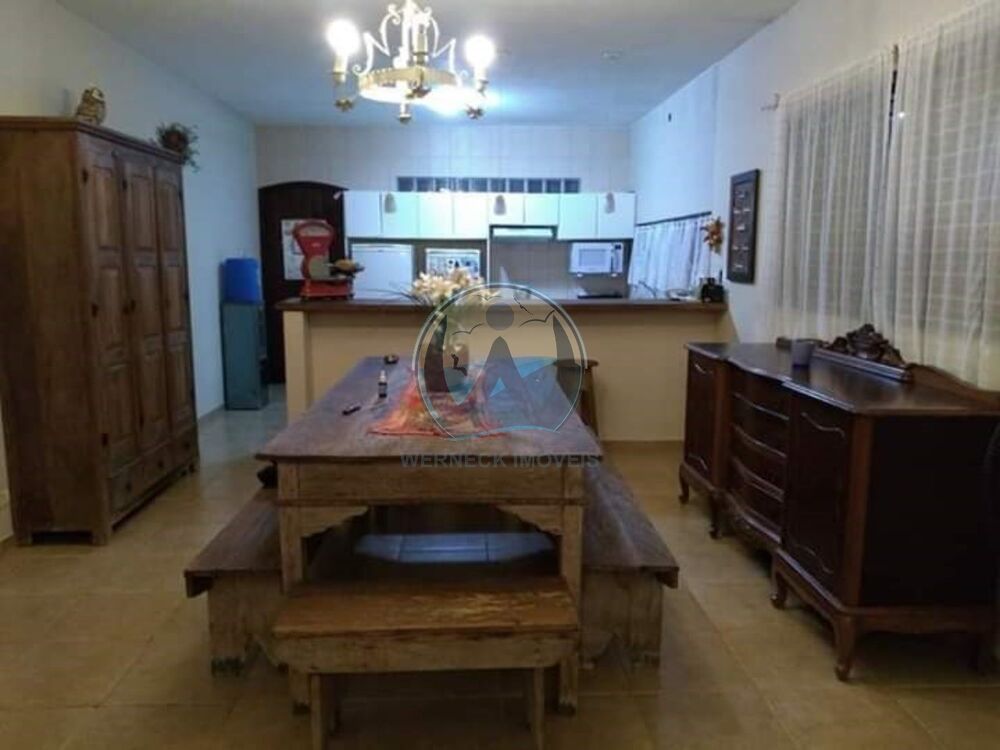 Casa à venda com 3 quartos, 300m² - Foto 1