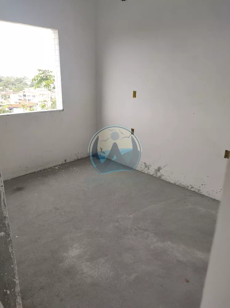 Apartamento à venda com 3 quartos, 143m² - Foto 2