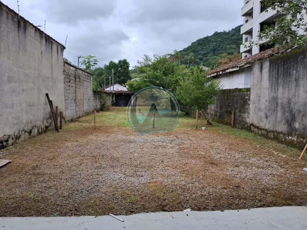 Casa à venda com 2 quartos, 400m² - Foto 2