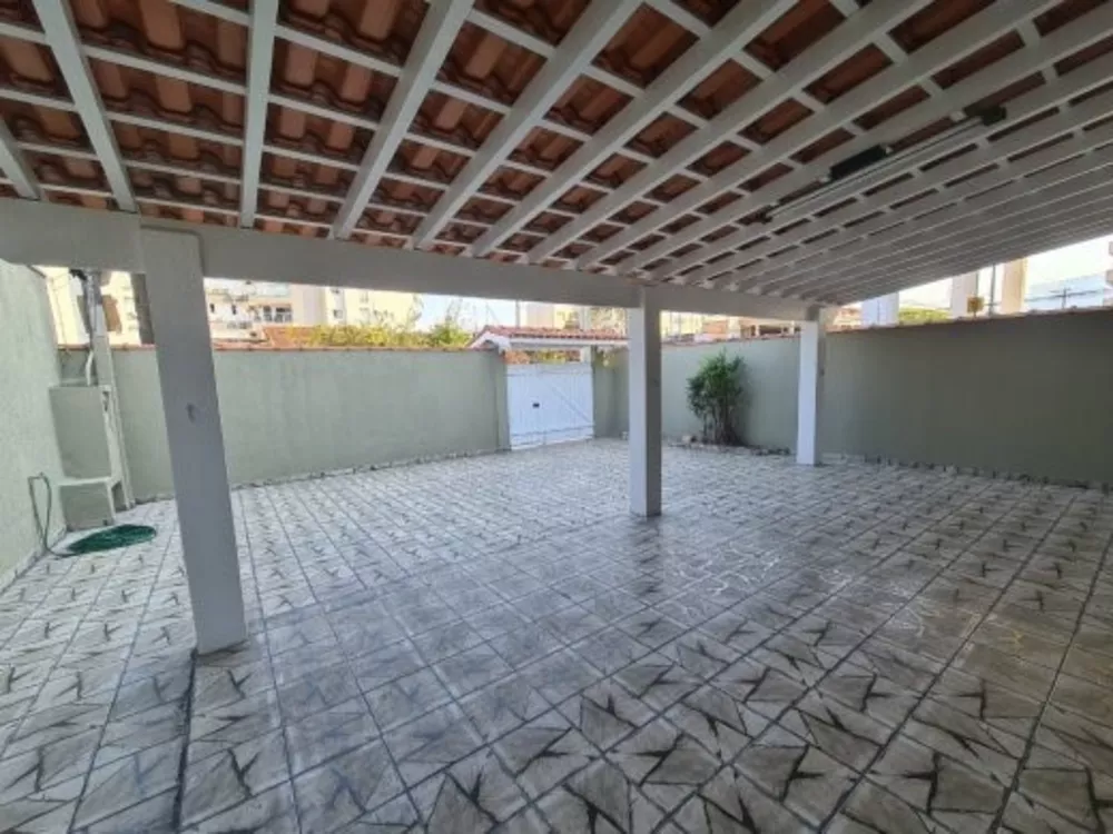 Casa à venda com 4 quartos, 210m² - Foto 4