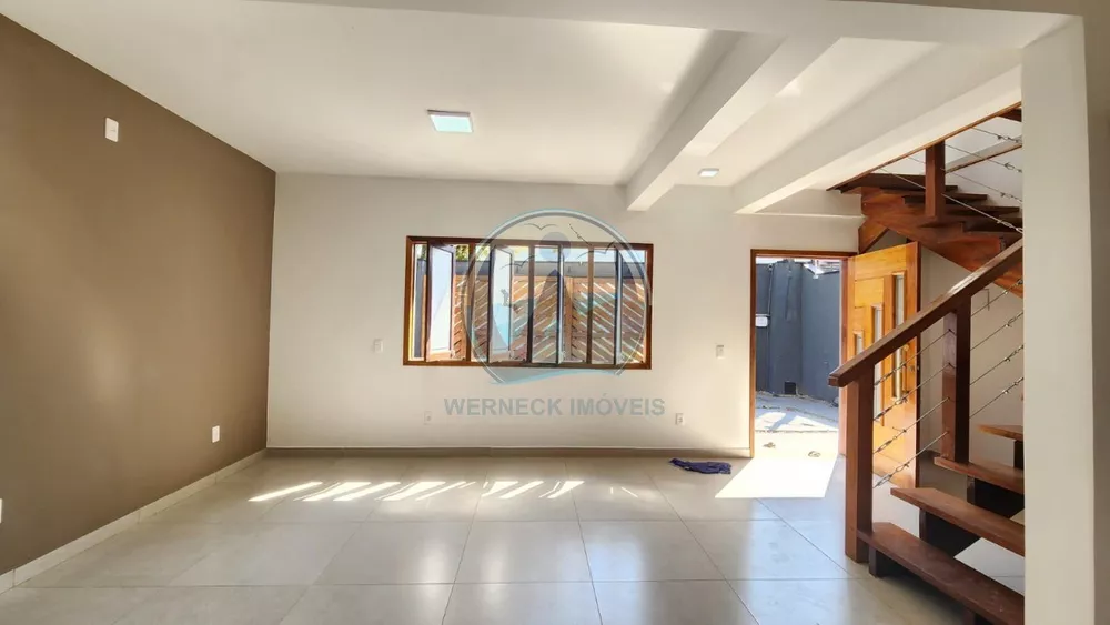 Casa à venda com 6 quartos, 300m² - Foto 3