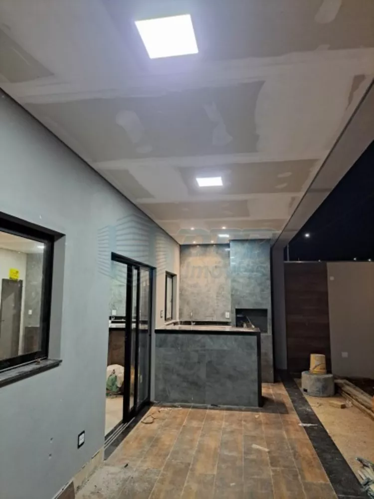 Casa à venda com 3 quartos, 200m² - Foto 1