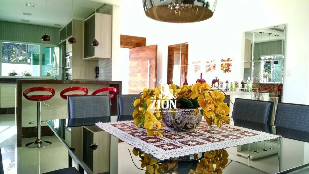 Sobrado, 6 quartos, 810 m² - Foto 1