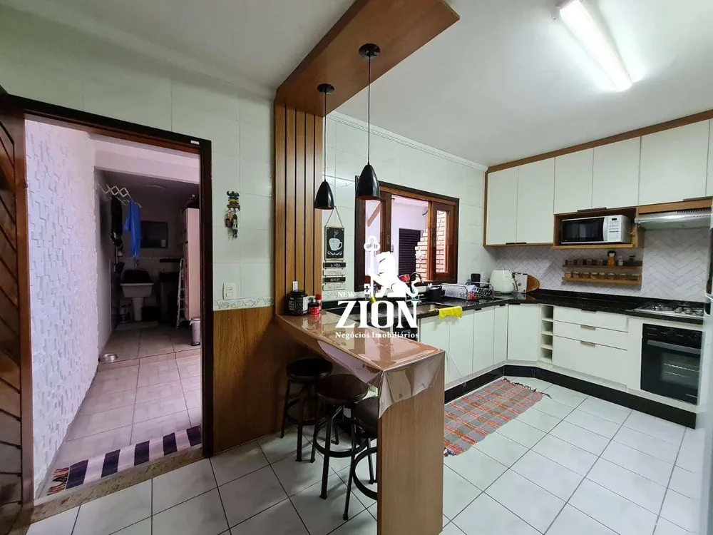 Sobrado, 3 quartos, 192 m² - Foto 1
