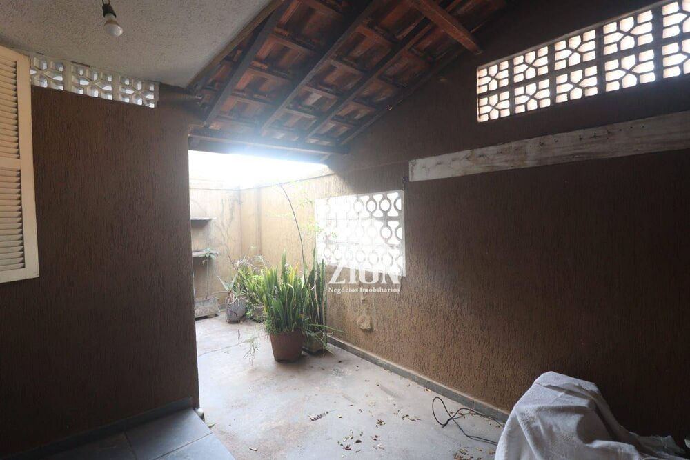 Casa, 3 quartos, 250 m² - Foto 3