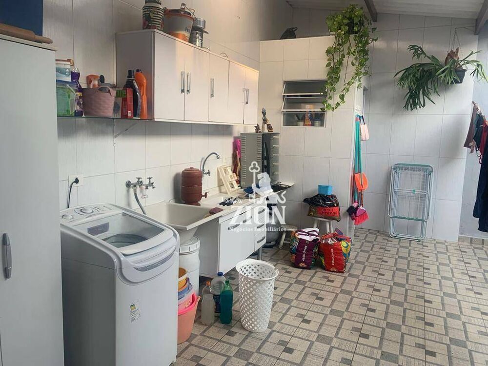 Casa à venda com 2 quartos, 72m² - Foto 7