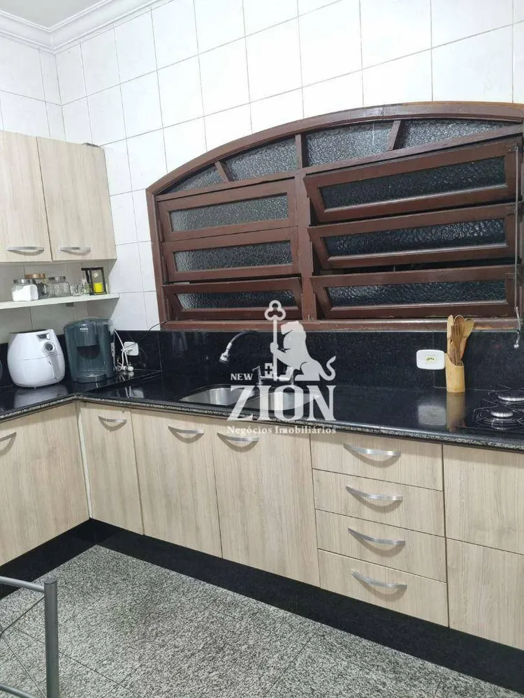 Casa, 3 quartos, 210 m² - Foto 4