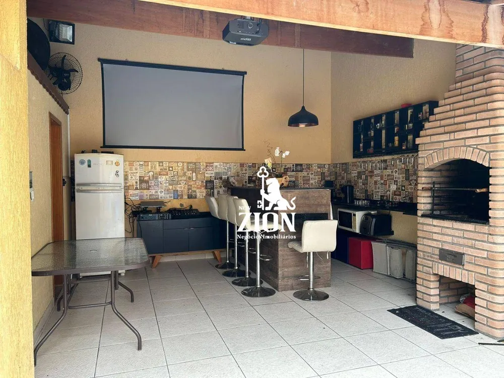 Casa, 4 quartos, 250 m² - Foto 1