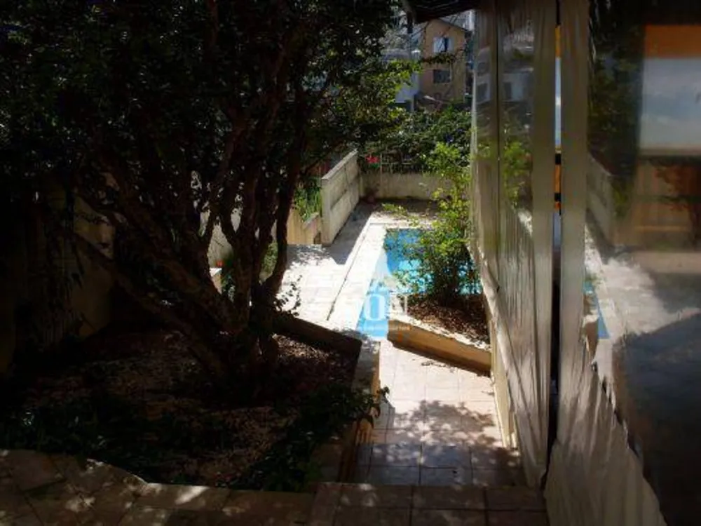 Casa, 4 quartos, 237 m² - Foto 1