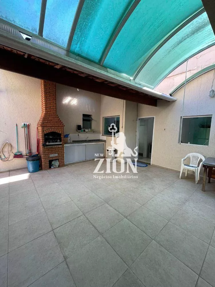 Casa à venda com 3 quartos, 185m² - Foto 4