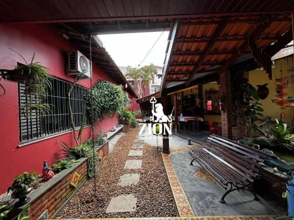 Casa, 5 quartos, 330 m² - Foto 9