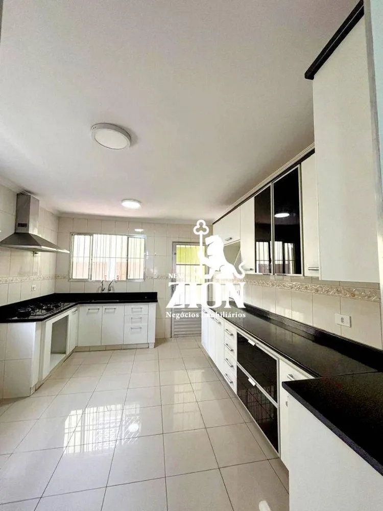 Sobrado, 3 quartos, 194 m² - Foto 2