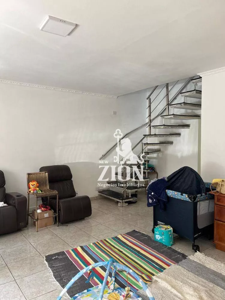 Sobrado à venda com 3 quartos, 200m² - Foto 2