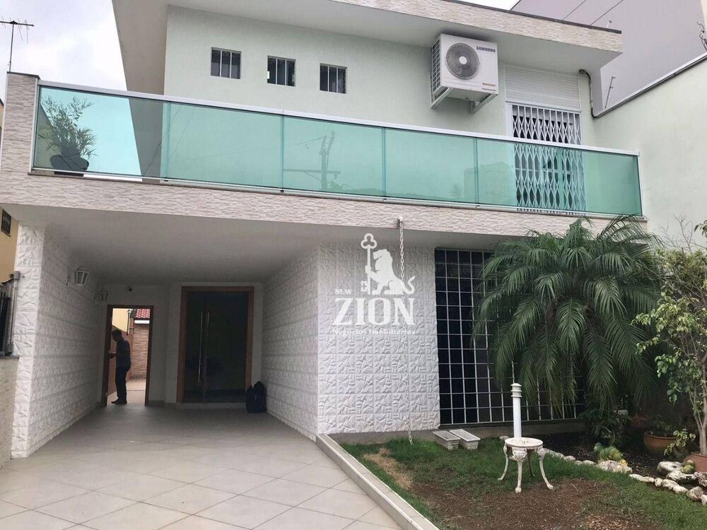 Sobrado, 3 quartos, 212 m² - Foto 1