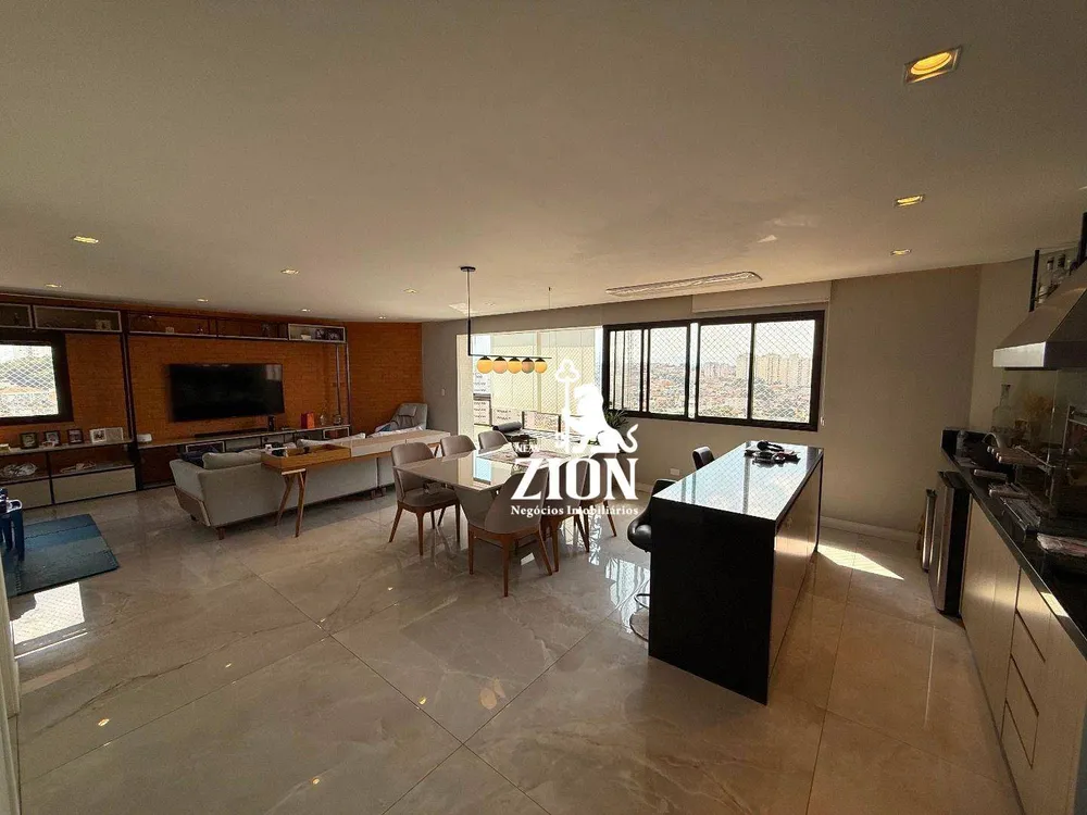 Apartamento, 3 quartos, 200 m² - Foto 1