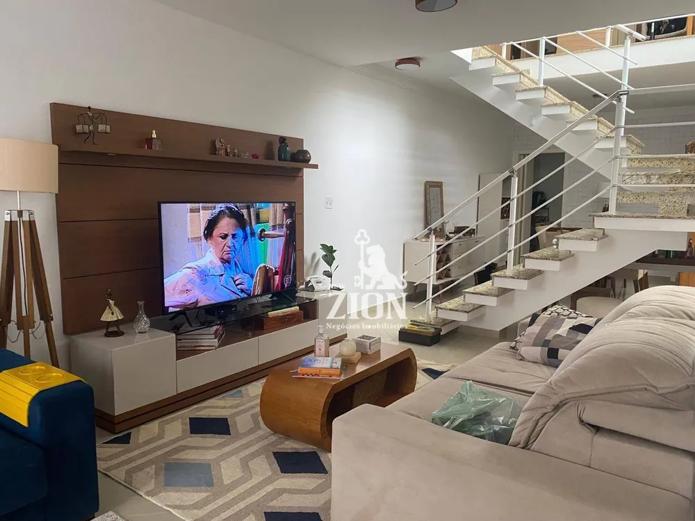 Sobrado, 3 quartos, 205 m² - Foto 1