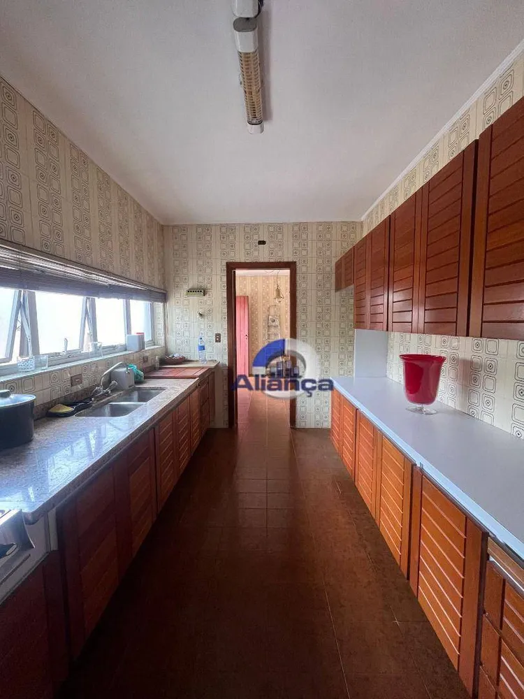 Casa, 4 quartos, 332 m² - Foto 2
