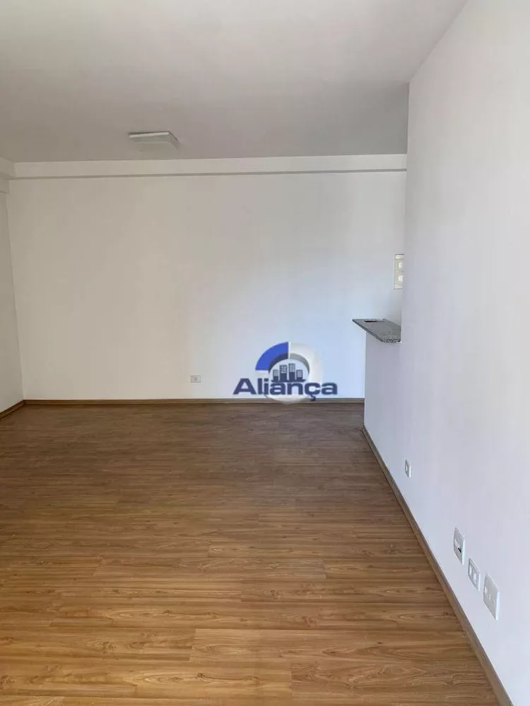 Apartamento para alugar com 3 quartos, 78m² - Foto 4