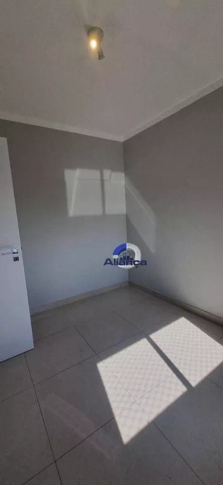 Apartamento à venda com 2 quartos, 77m² - Foto 4