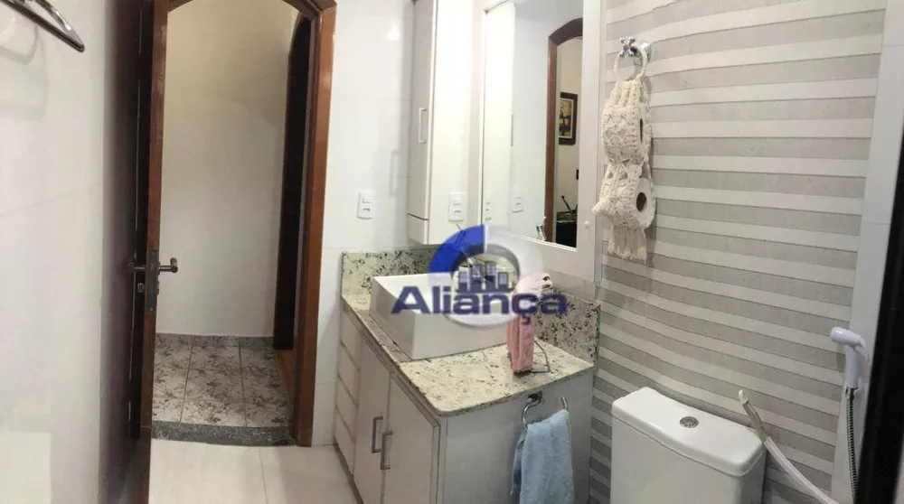 Sobrado à venda com 3 quartos, 240m² - Foto 4