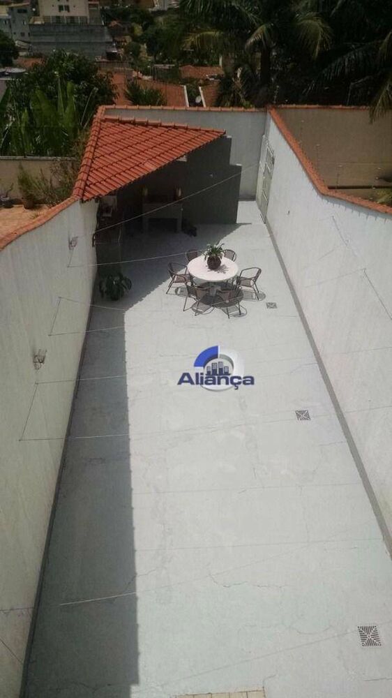 Sobrado, 3 quartos, 341 m² - Foto 1