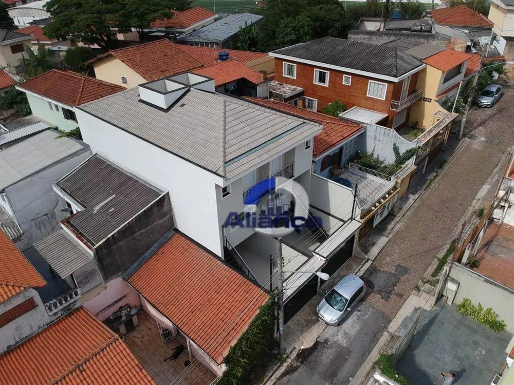 Sobrado à venda com 3 quartos, 200m² - Foto 2