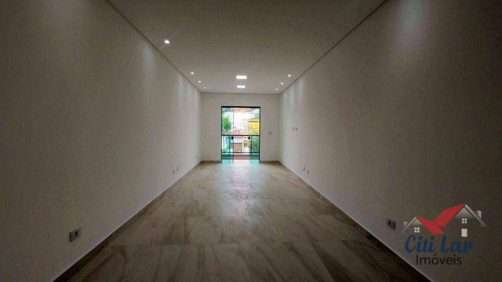 Sobrado à venda e aluguel com 3 quartos, 200m² - Foto 1