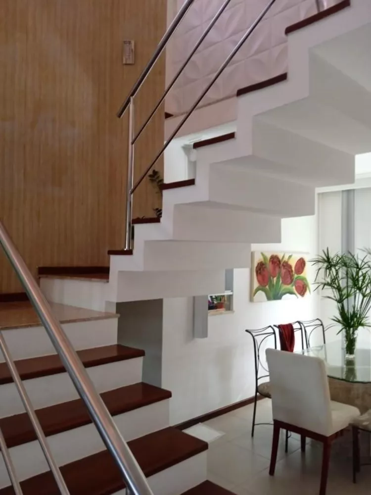 Casa, 4 quartos, 190 m² - Foto 1