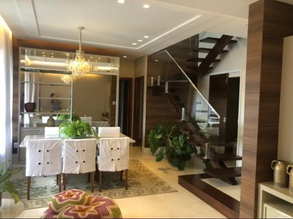 Apartamento, 3 quartos, 200 m² - Foto 1