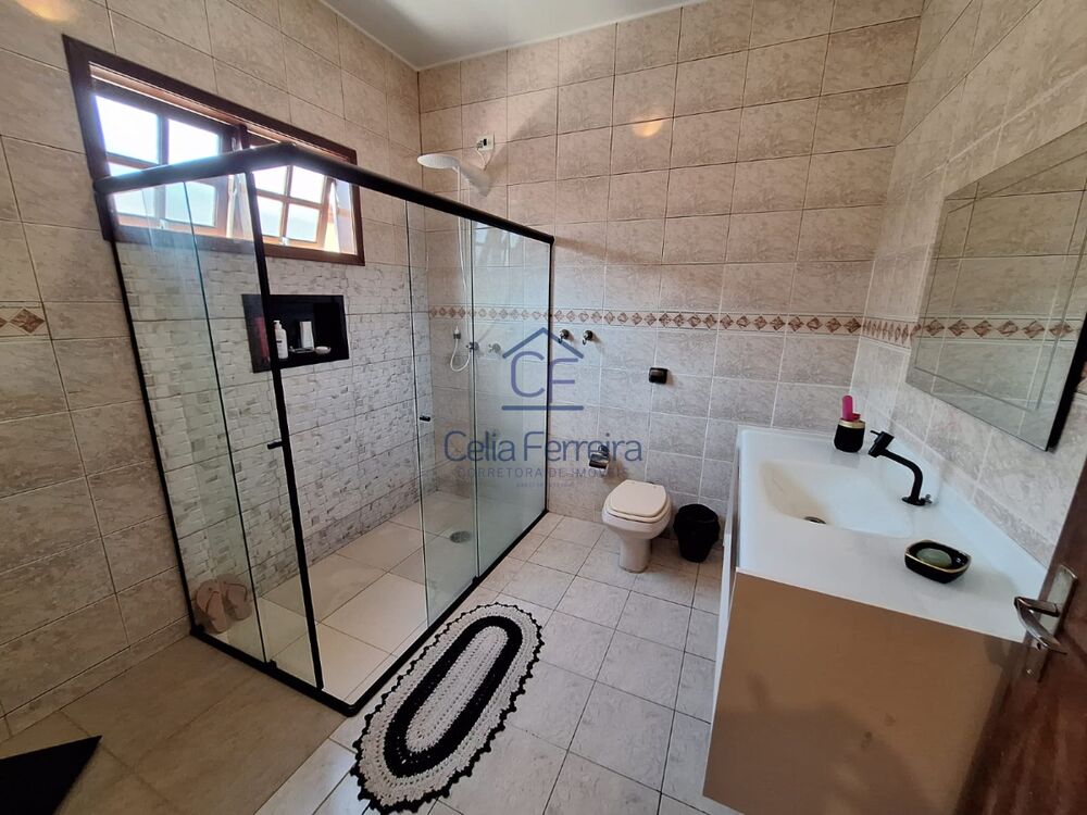 Casa, 4 quartos, 235 m² - Foto 1