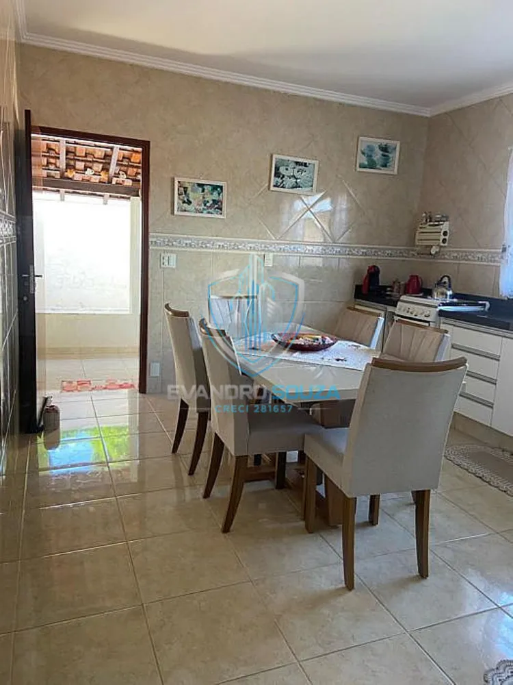 Casa, 3 quartos, 250 m² - Foto 2