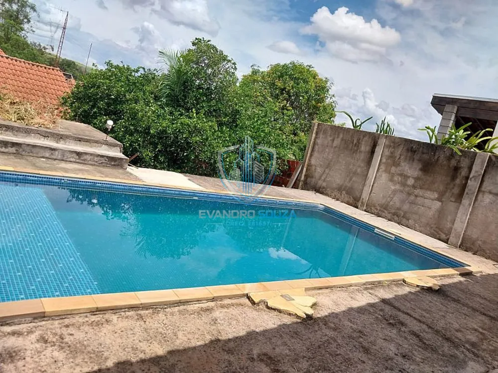 Chácara, 4 quartos, 1280 m² - Foto 1