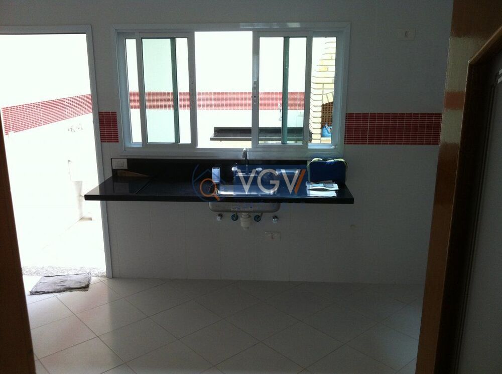 Casa à venda com 3 quartos, 124m² - Foto 2